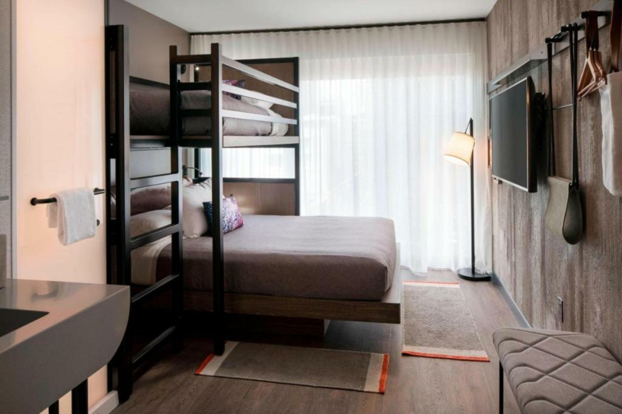 Moxy Chicago Downtown