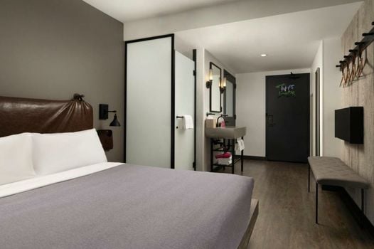 Moxy Chicago Downtown