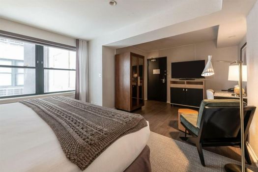 Claridge House Chicago, Tapestry Collection by Hilton