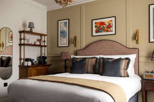 Coach & Horses Hotel