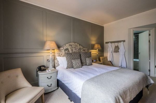 Coach & Horses Hotel