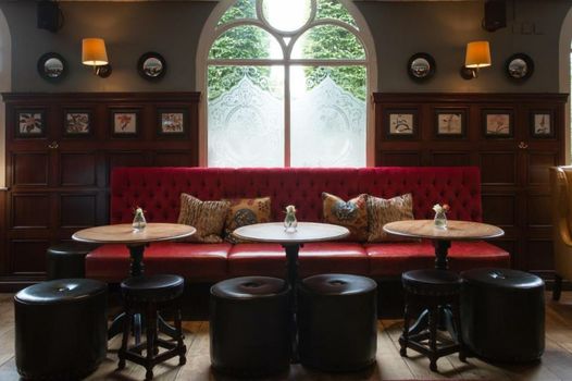 Coach & Horses Hotel