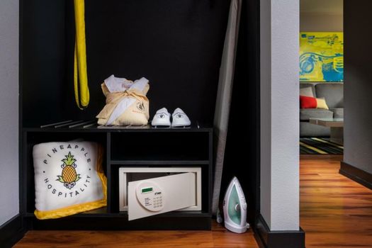 Staypineapple, Hotel FIVE, Downtown Seattle