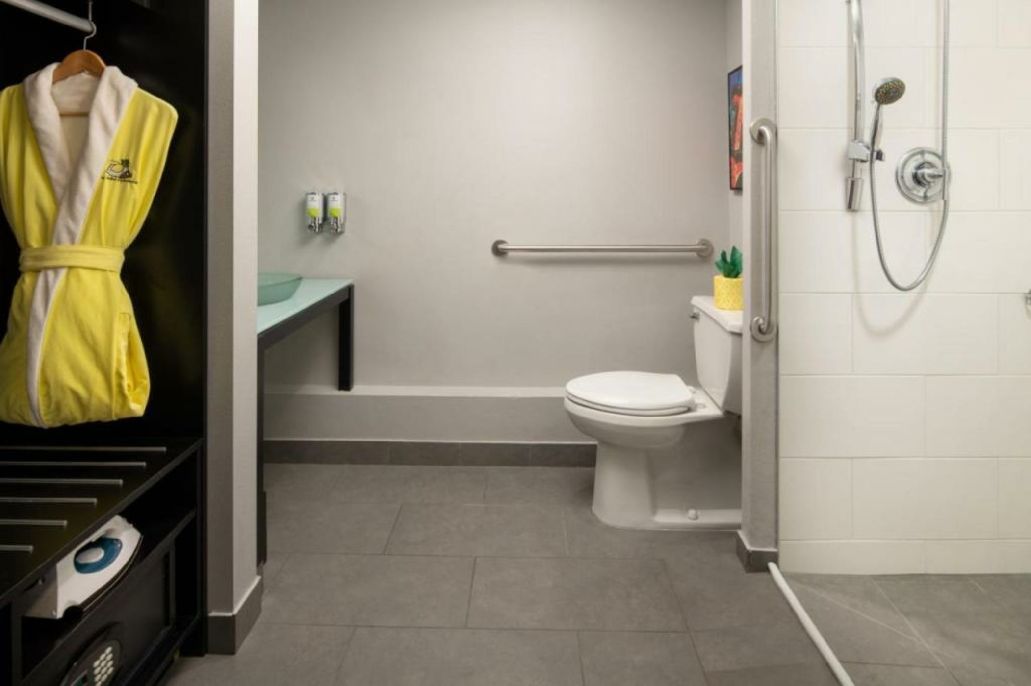 Staypineapple, Hotel FIVE, Downtown Seattle