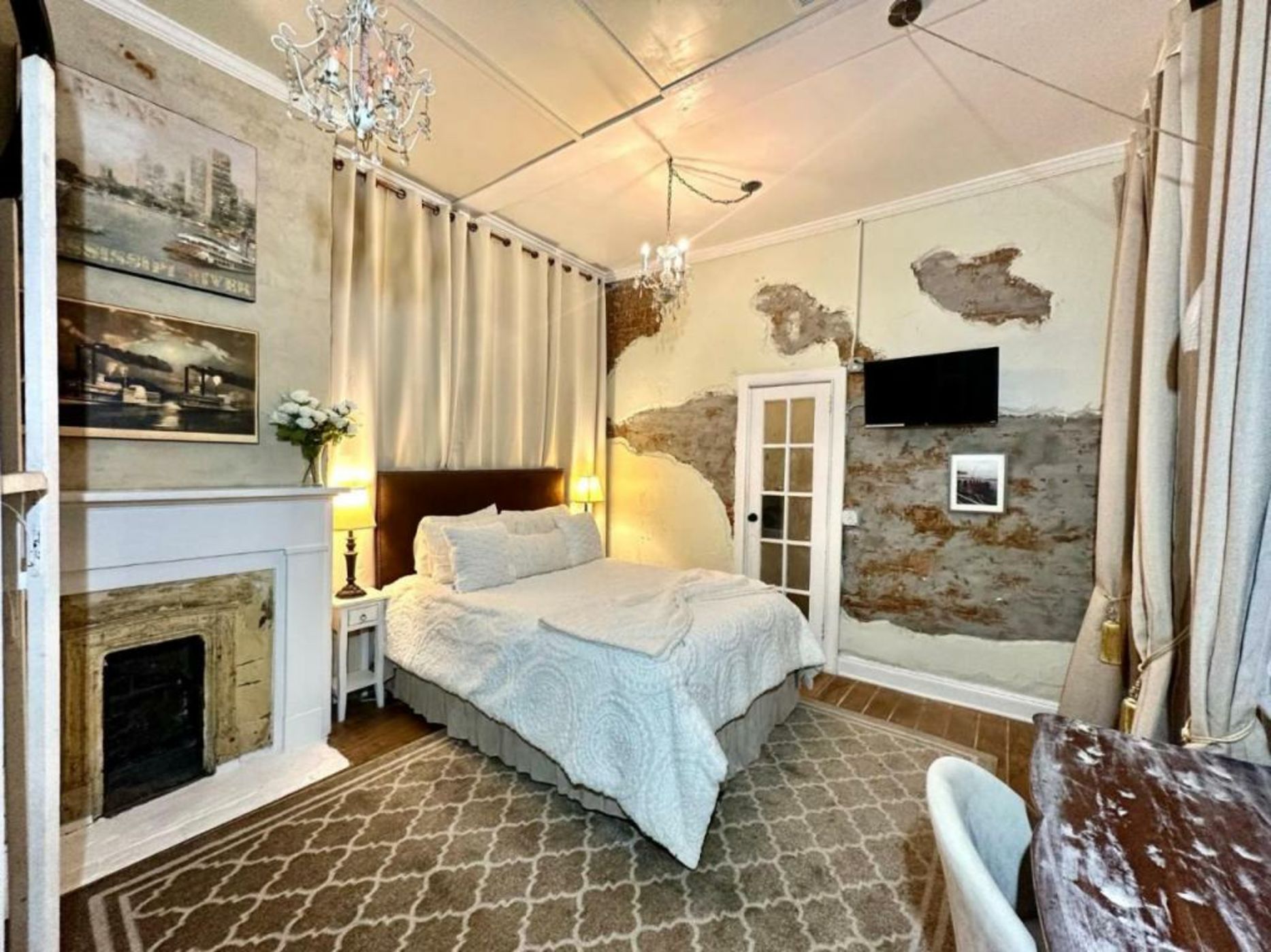 Fleur De Lis Mansion