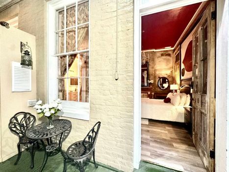 Fleur De Lis Mansion