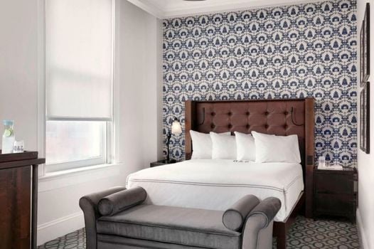 Q&C Hotel and Bar New Orleans, Autograph Collection