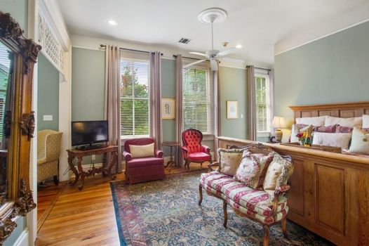 Maison Perrier Bed & Breakfast