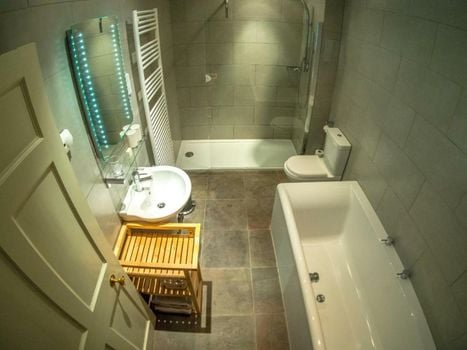 Six Brunton Place Guest House