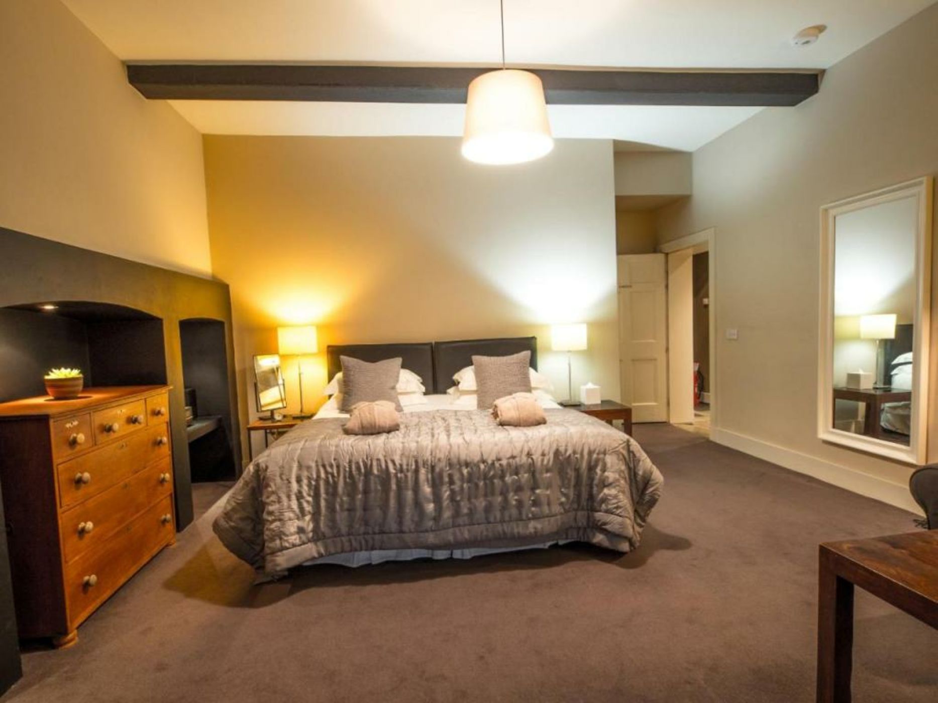 Six Brunton Place Guest House