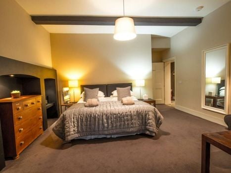 Six Brunton Place Guest House