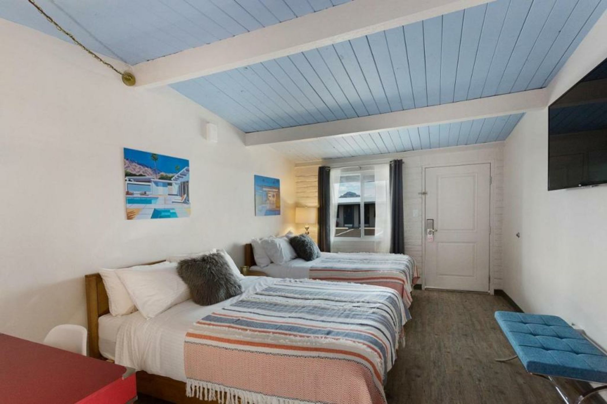 Hotel McCoy Tucson - Art, Coffee, Beer, Wine, Pool