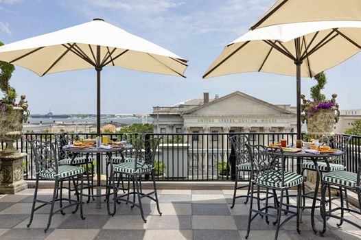 Market Pavilion Hotel