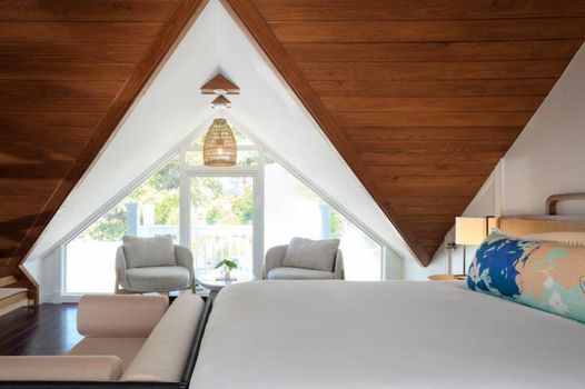 Lighthouse Hotel - Key West Historic Inns