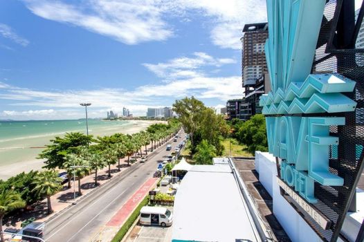 Wave Hotel Pattaya