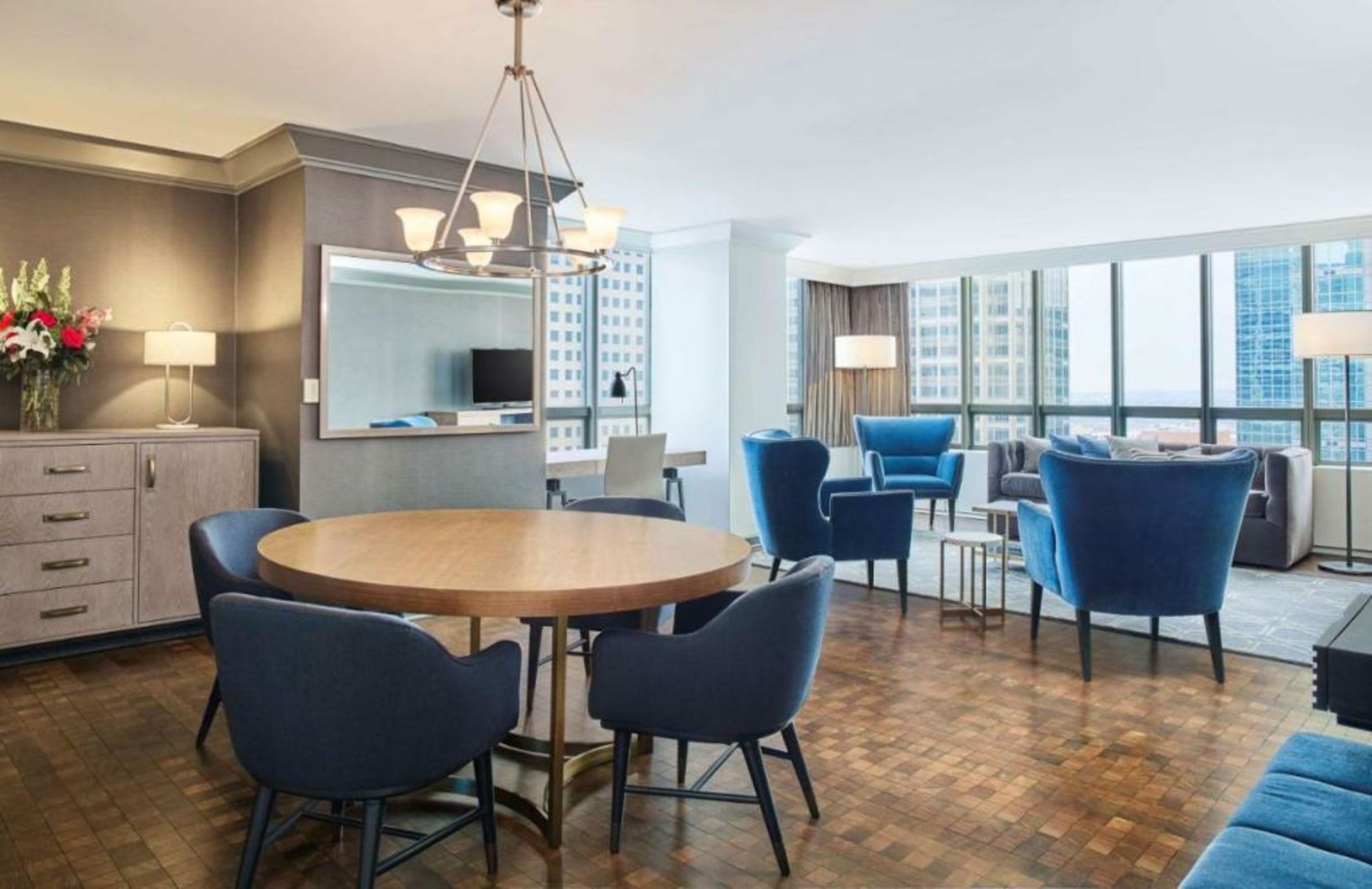 The Marquette Hotel, Curio Collection by Hilton