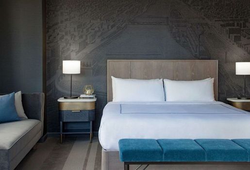 The Marquette Hotel, Curio Collection by Hilton