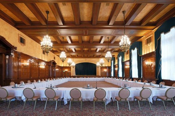 The Fort Garry Hotel, Spa and Conference Centre, an Ascend Collection Hotel