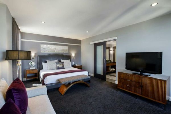 Ambassador Hotel Wichita, Autograph Collection