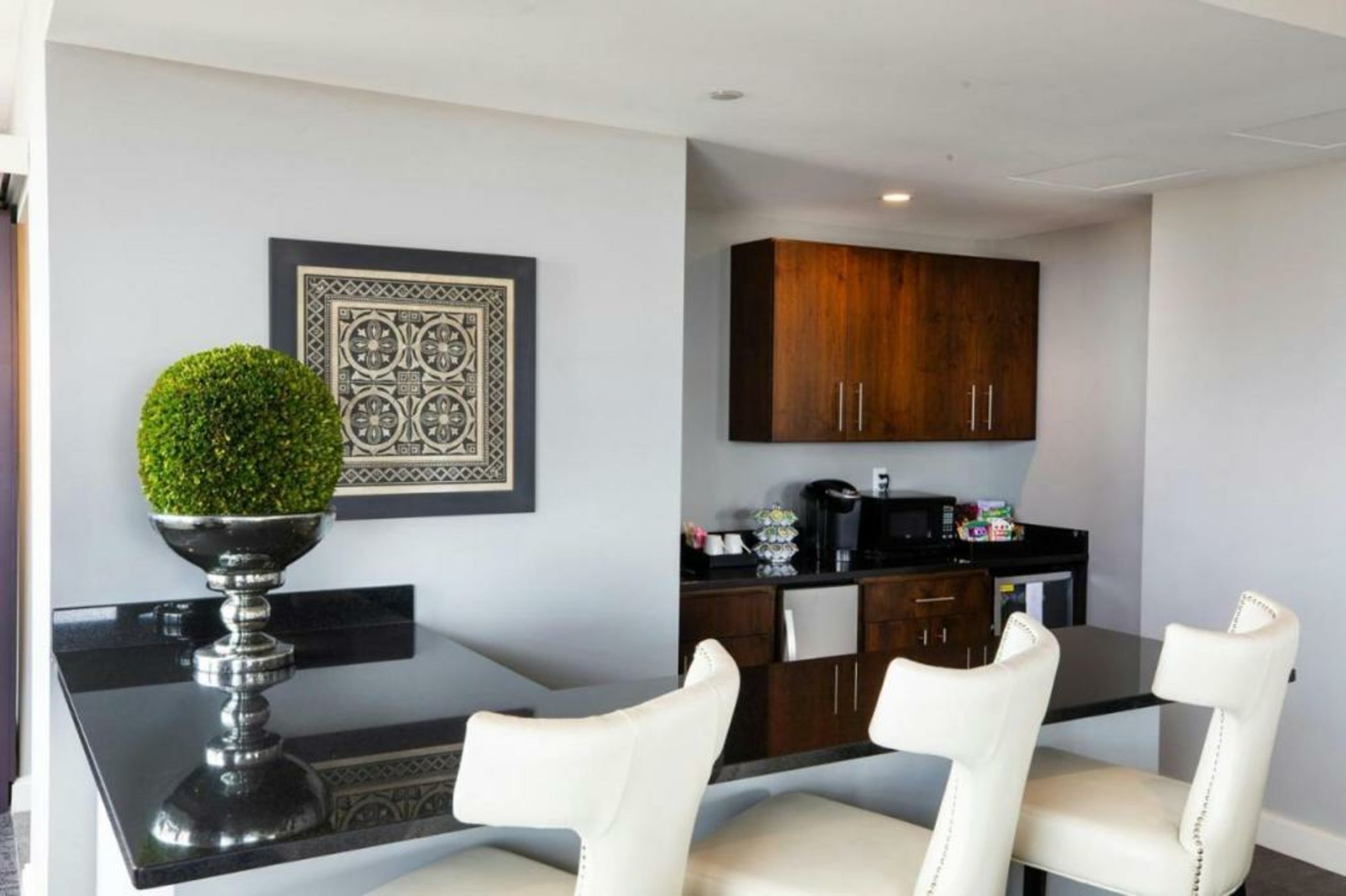 Ambassador Hotel Wichita, Autograph Collection