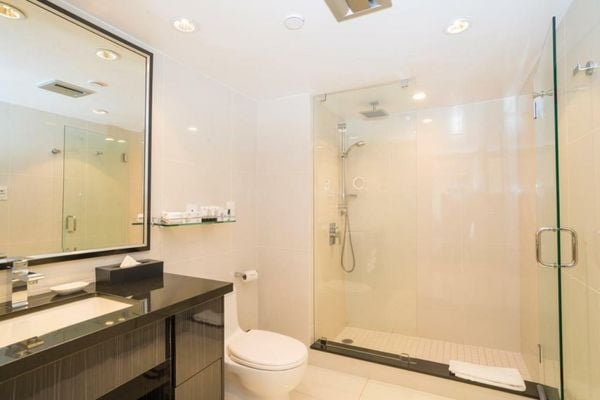 Granville Island Hotel