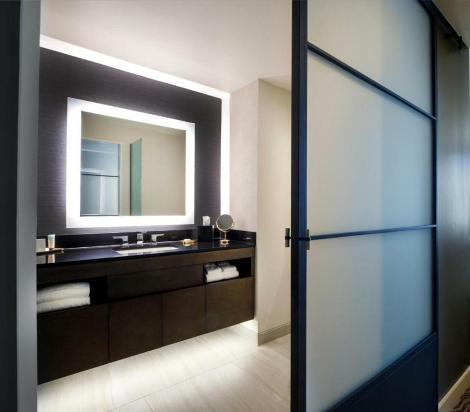 Hotel Vin, Grapevine, Autograph Collection