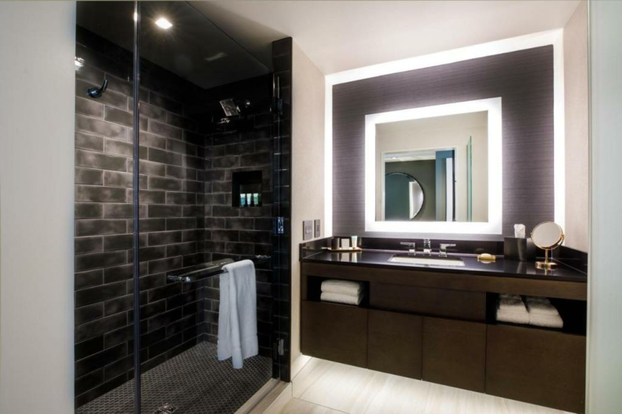 Hotel Vin, Grapevine, Autograph Collection