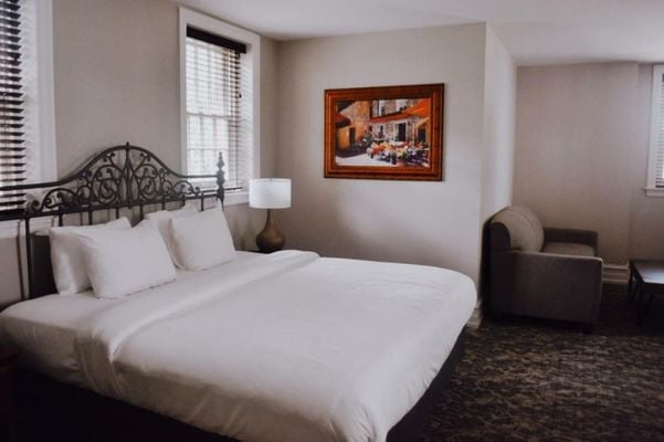 Normandy Farm Hotel & Conference Center