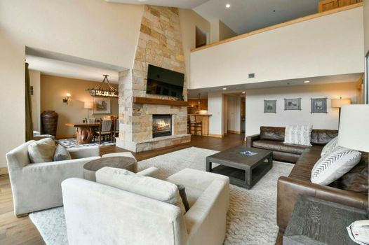 Grand Summit Hotel - Canyons Village, a RockResort