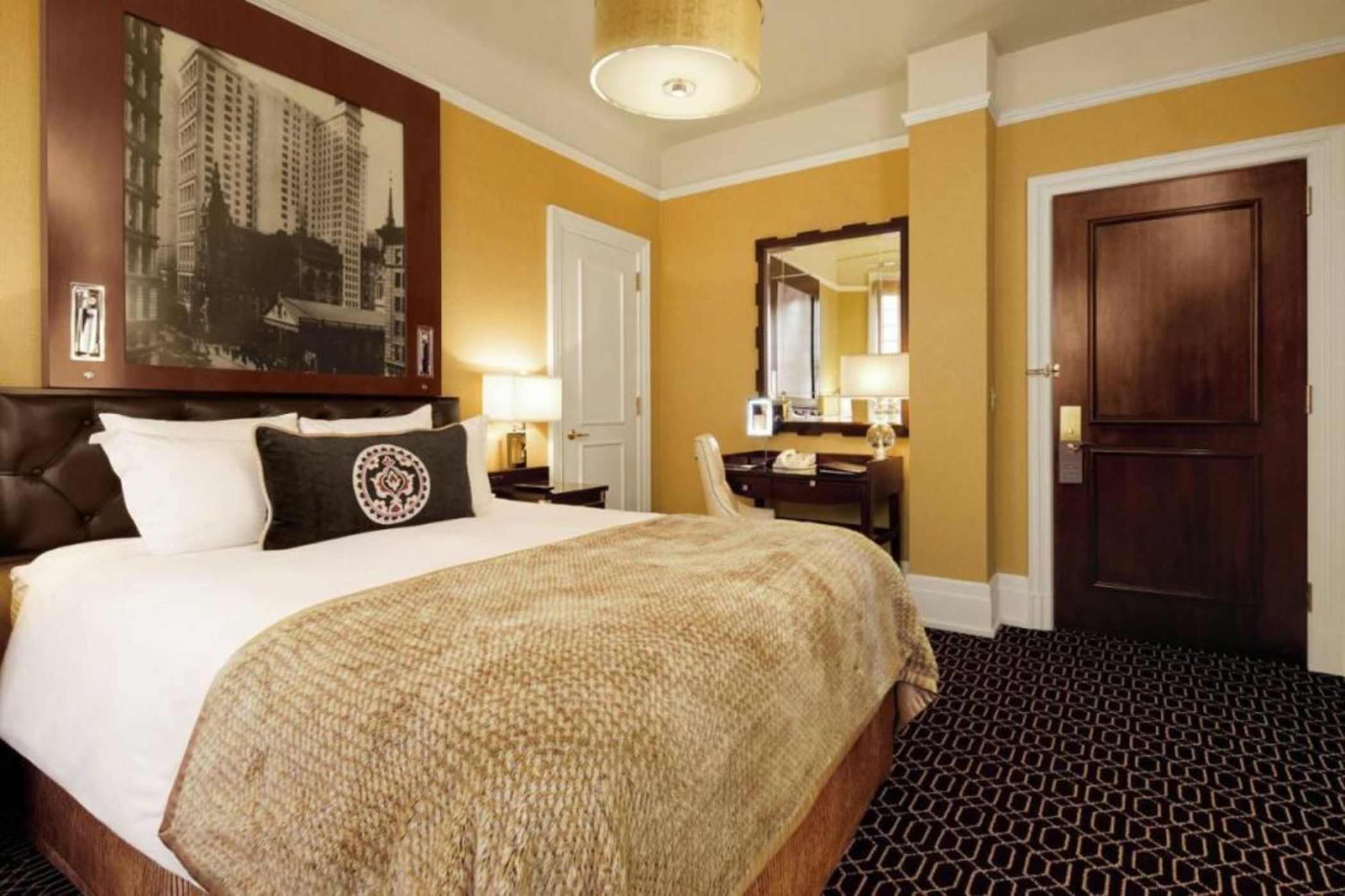 The Algonquin Hotel Times Square, Autograph Collection