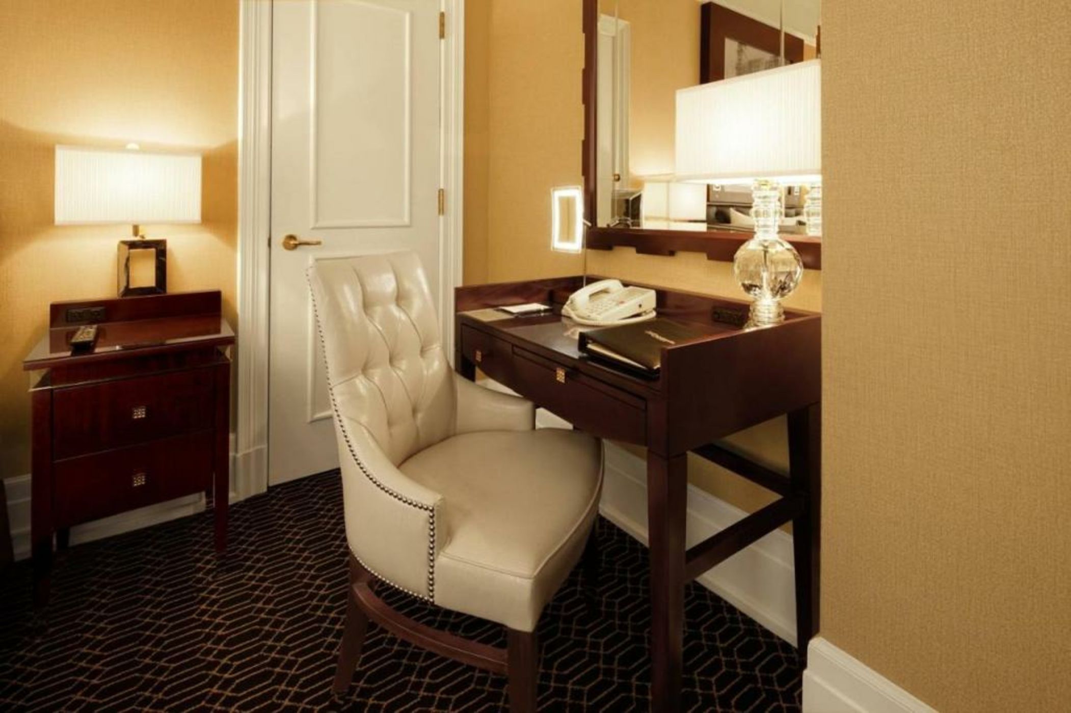 The Algonquin Hotel Times Square, Autograph Collection