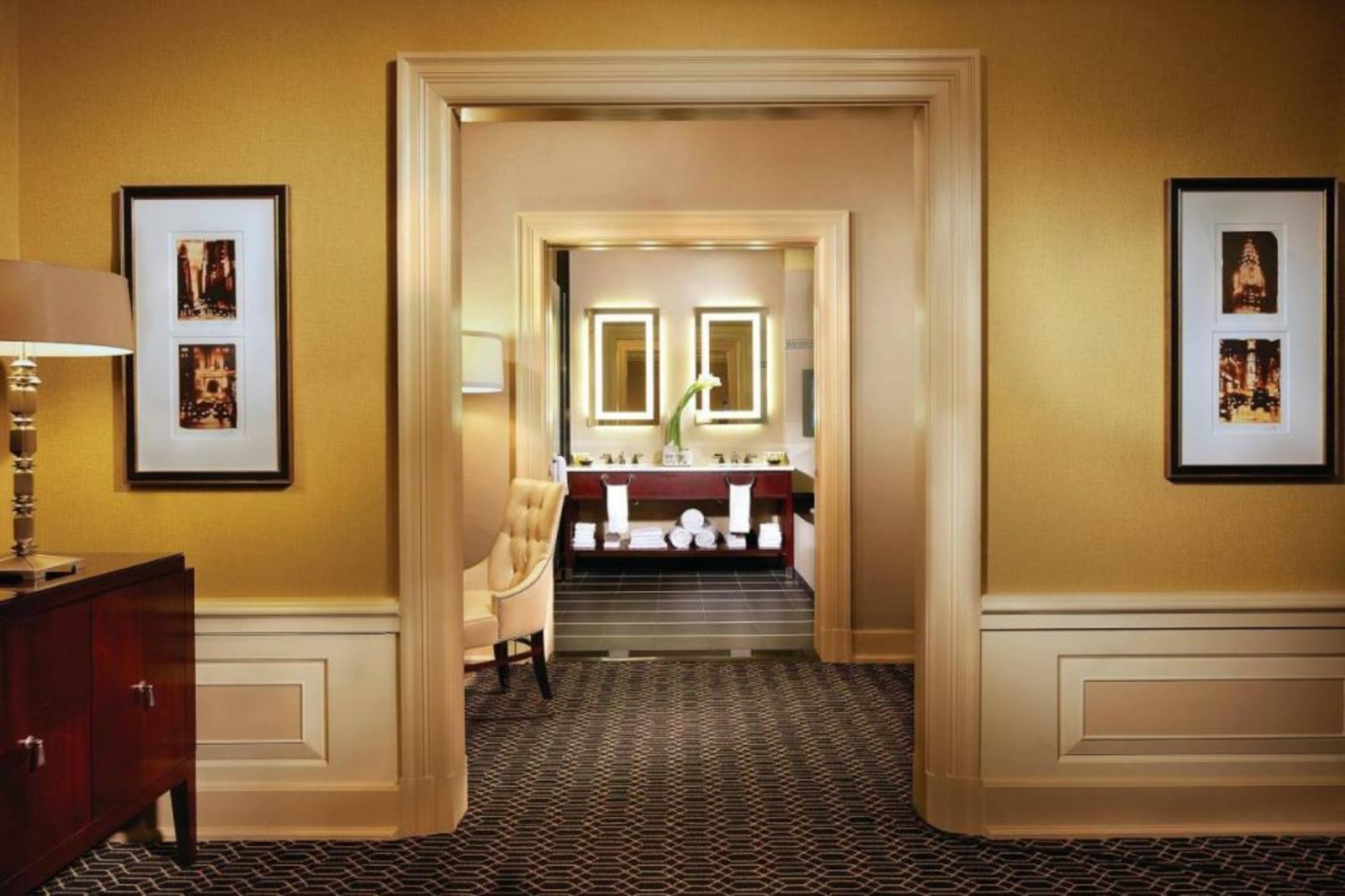 The Algonquin Hotel Times Square, Autograph Collection