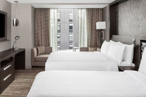 Envue, Autograph Collection