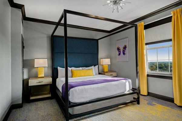 The Admiral, Downtown Historic District