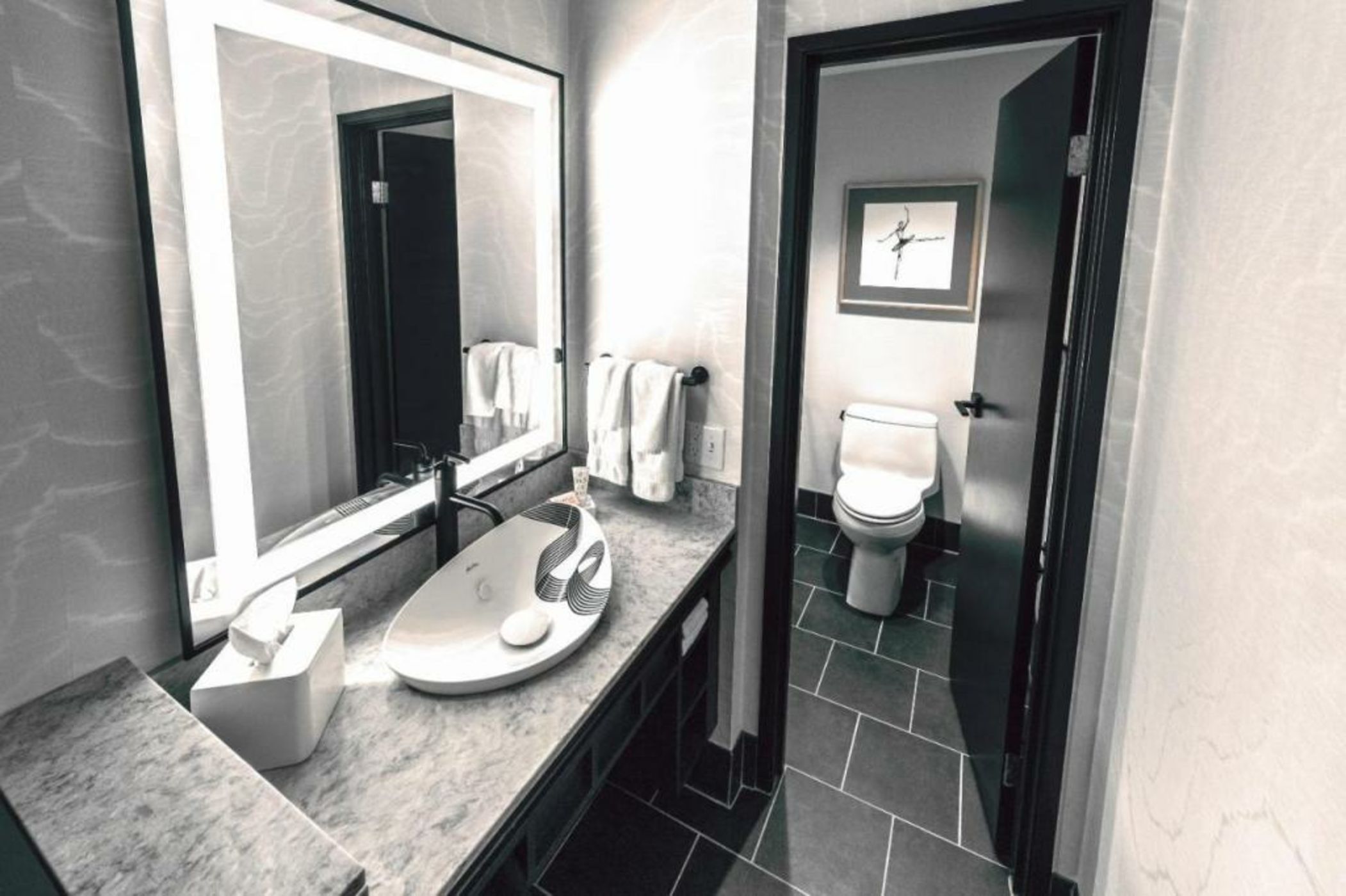 Saint Kate - The Arts Hotel