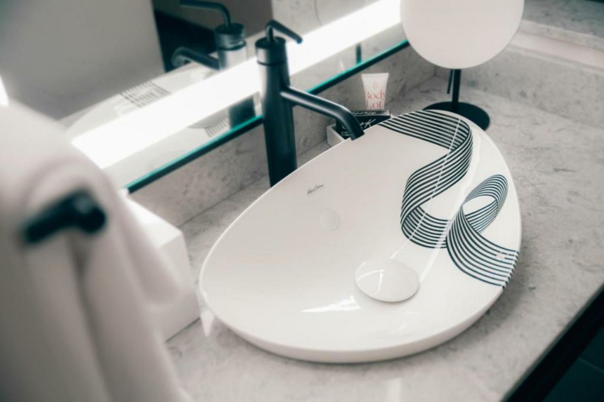 Saint Kate - The Arts Hotel