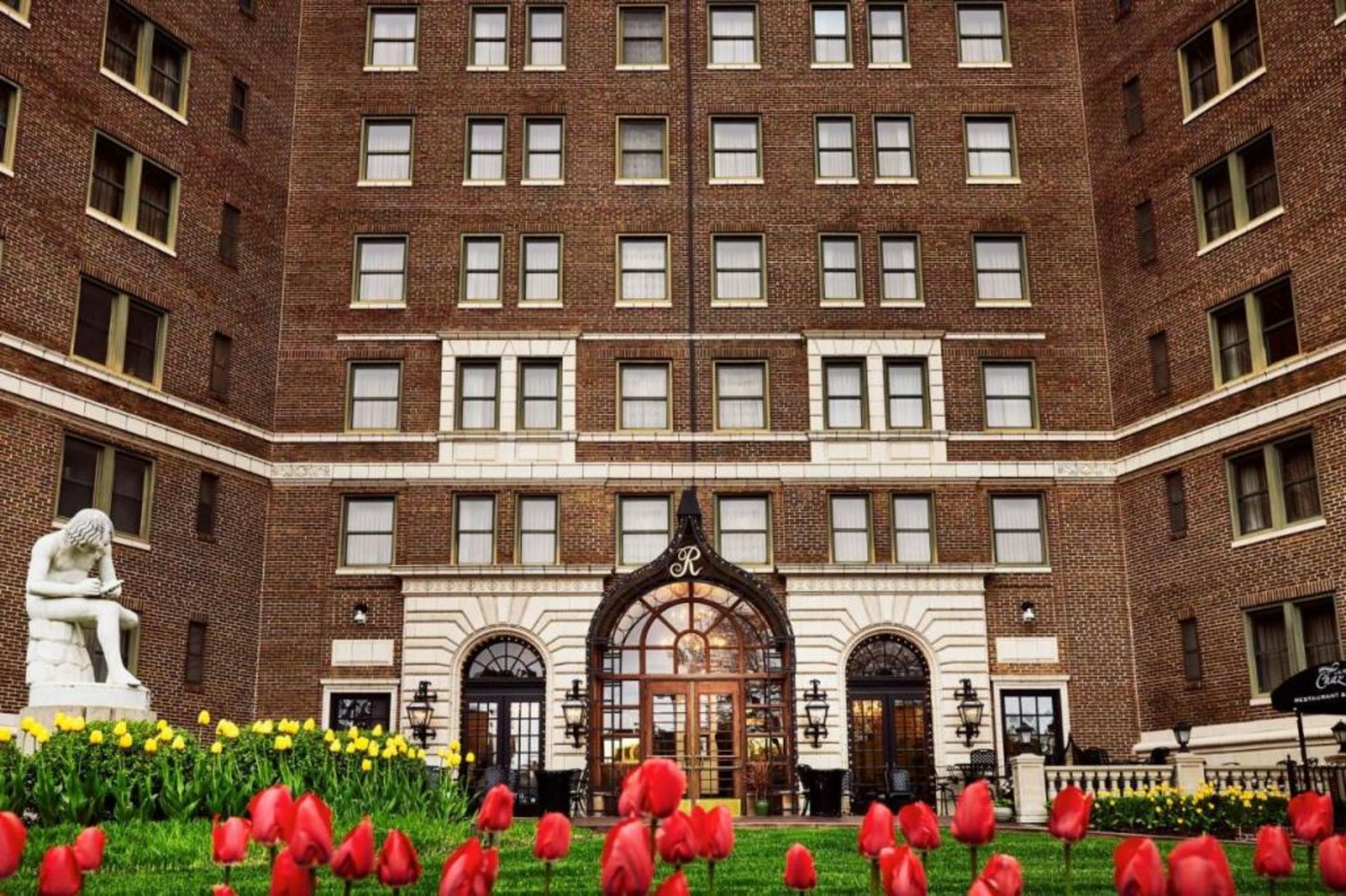 The Raphael Hotel, Autograph Collection