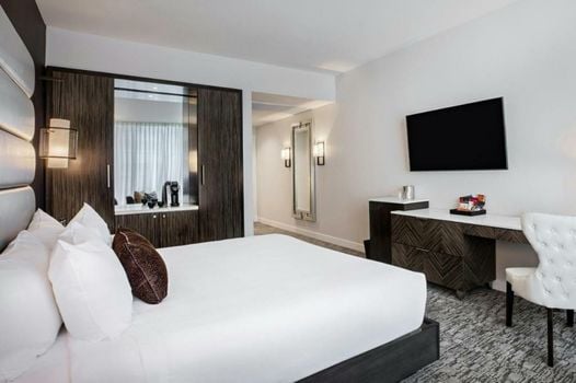 Ambassador Hotel Kansas City, Autograph Collection