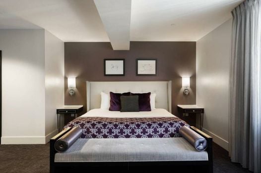 Ambassador Hotel Kansas City, Autograph Collection