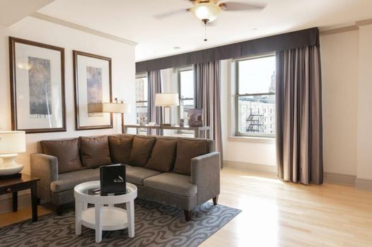 Hotel Blackhawk, Autograph Collection