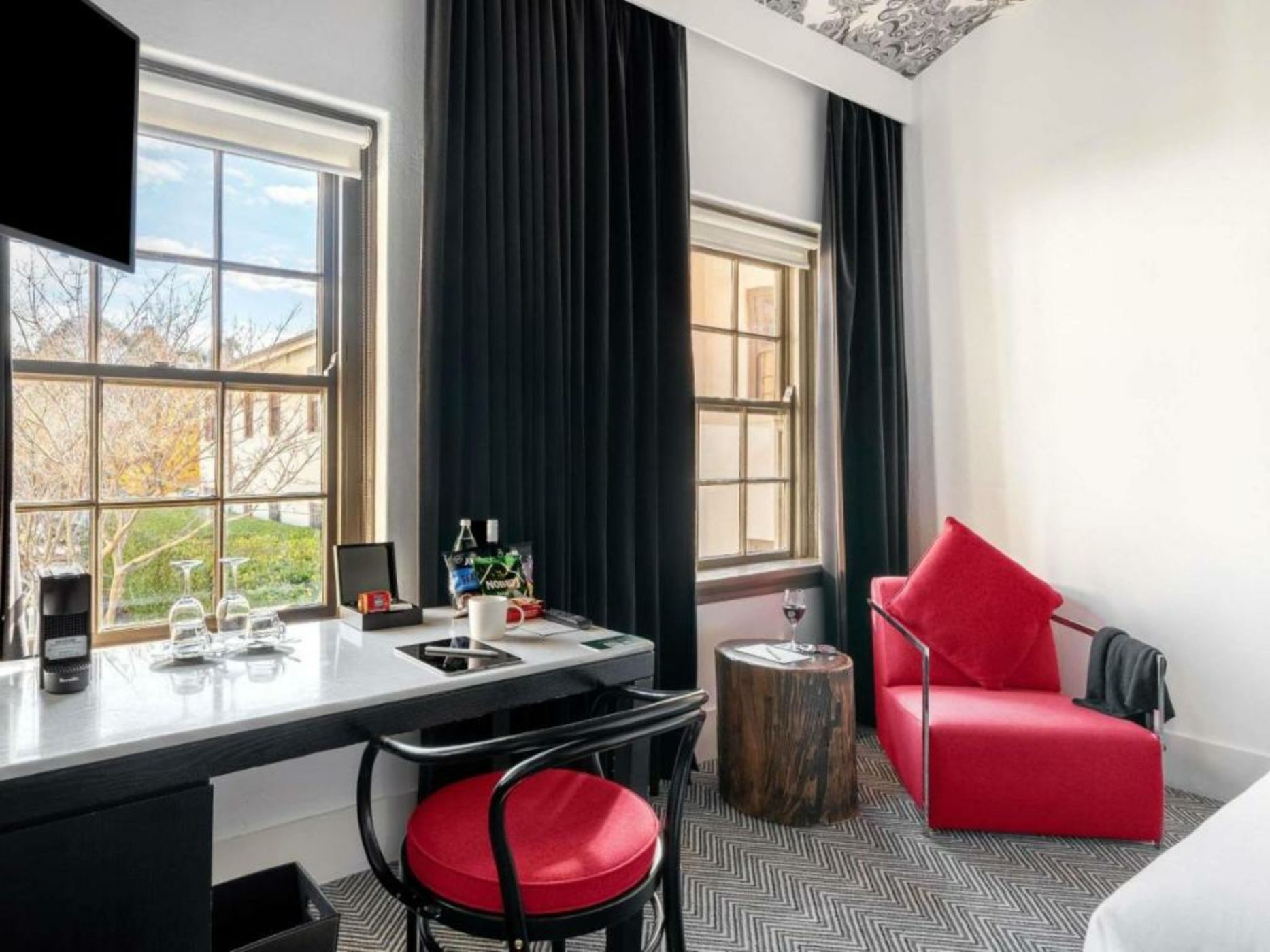 Peppers Gallery Hotel