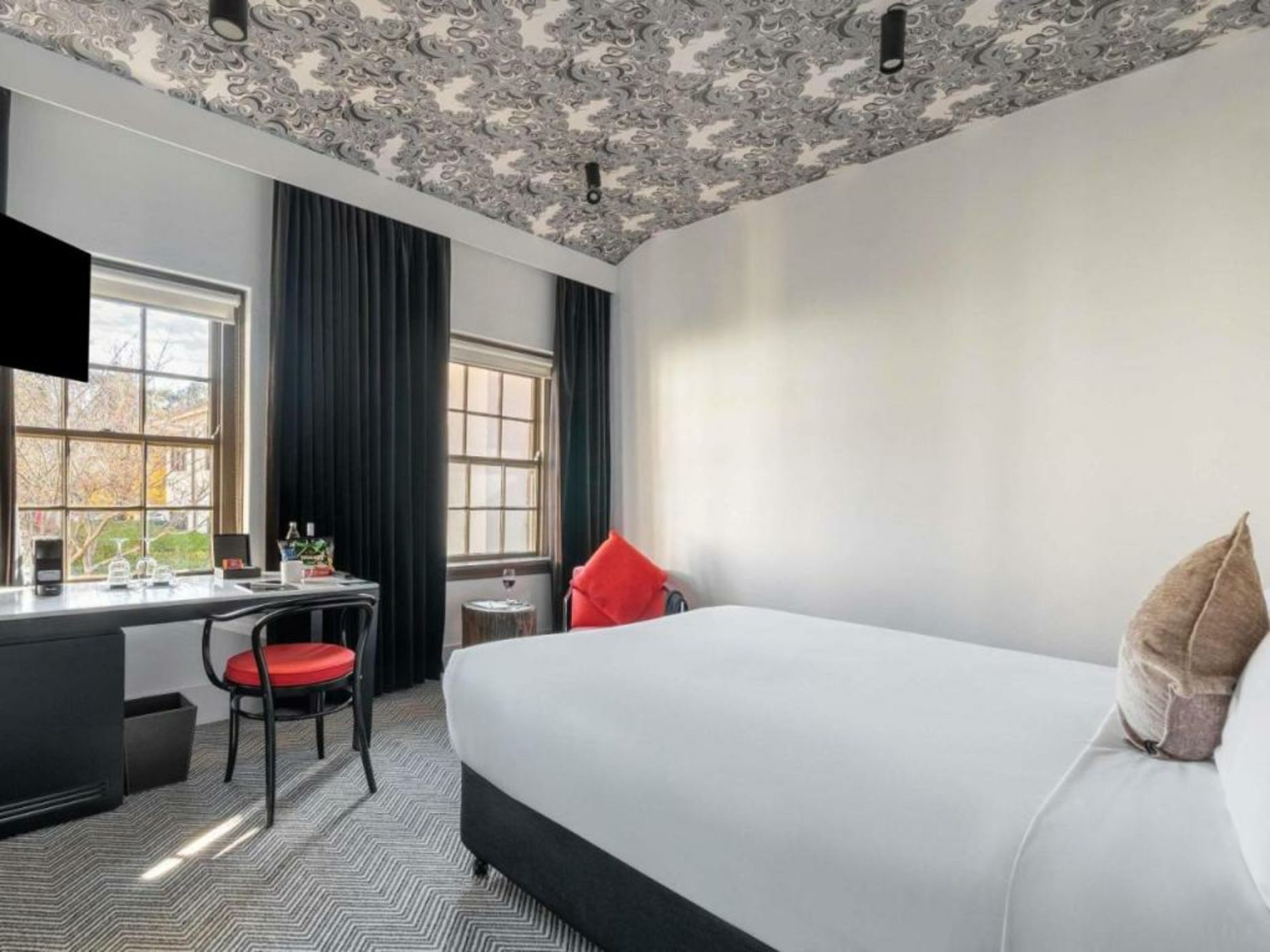 Peppers Gallery Hotel