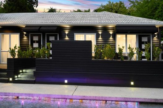 Black Swan Lakeside Boutique Hotel