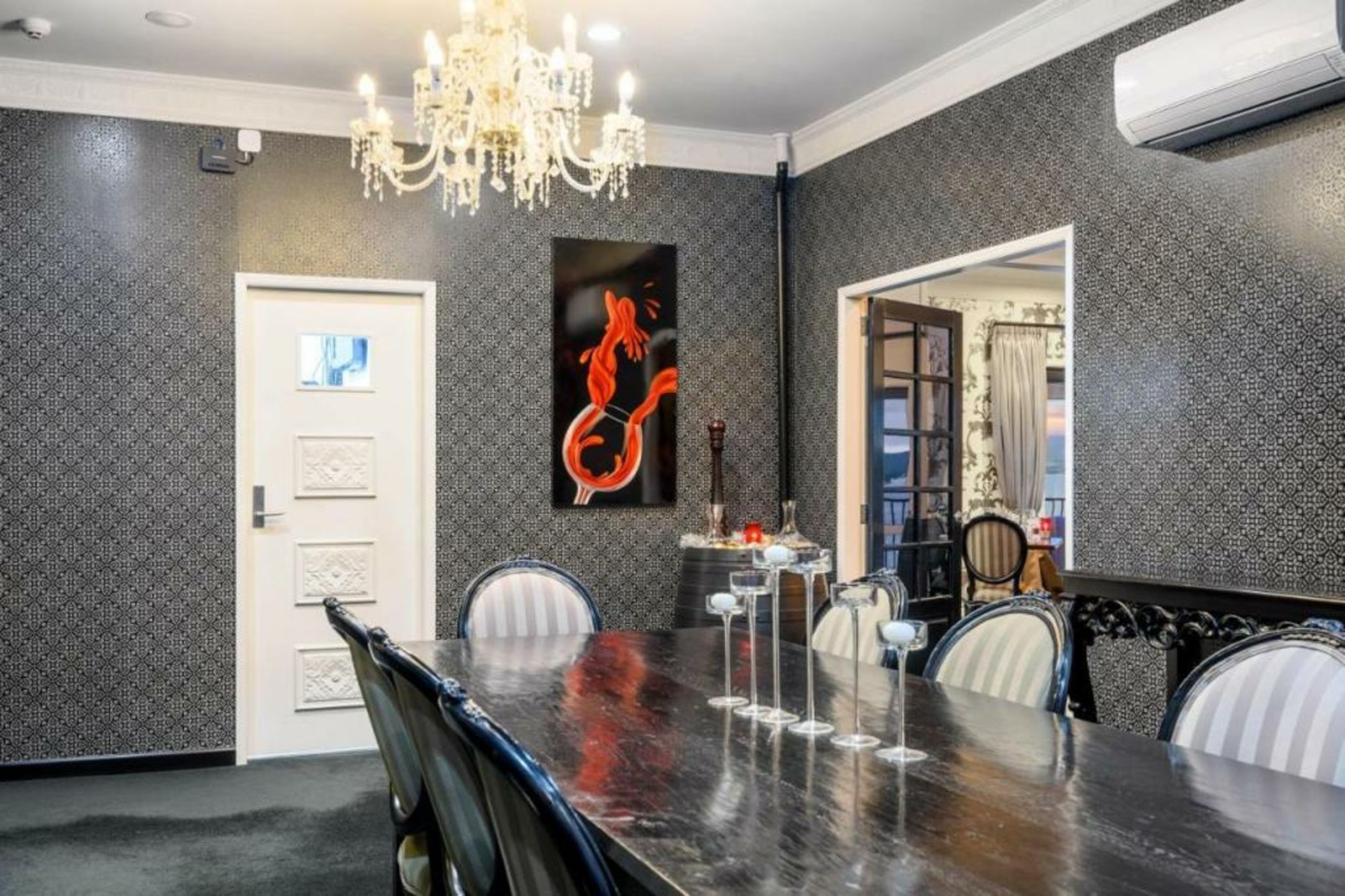 Black Swan Lakeside Boutique Hotel