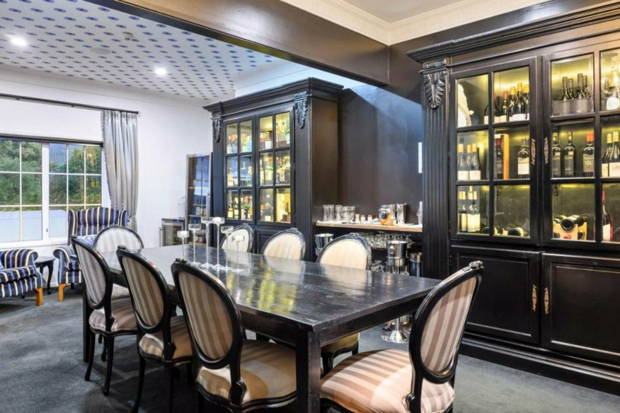 Black Swan Lakeside Boutique Hotel