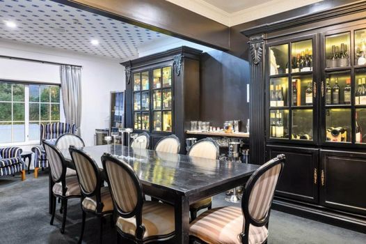 Black Swan Lakeside Boutique Hotel