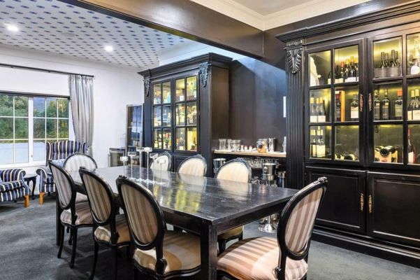 Black Swan Lakeside Boutique Hotel