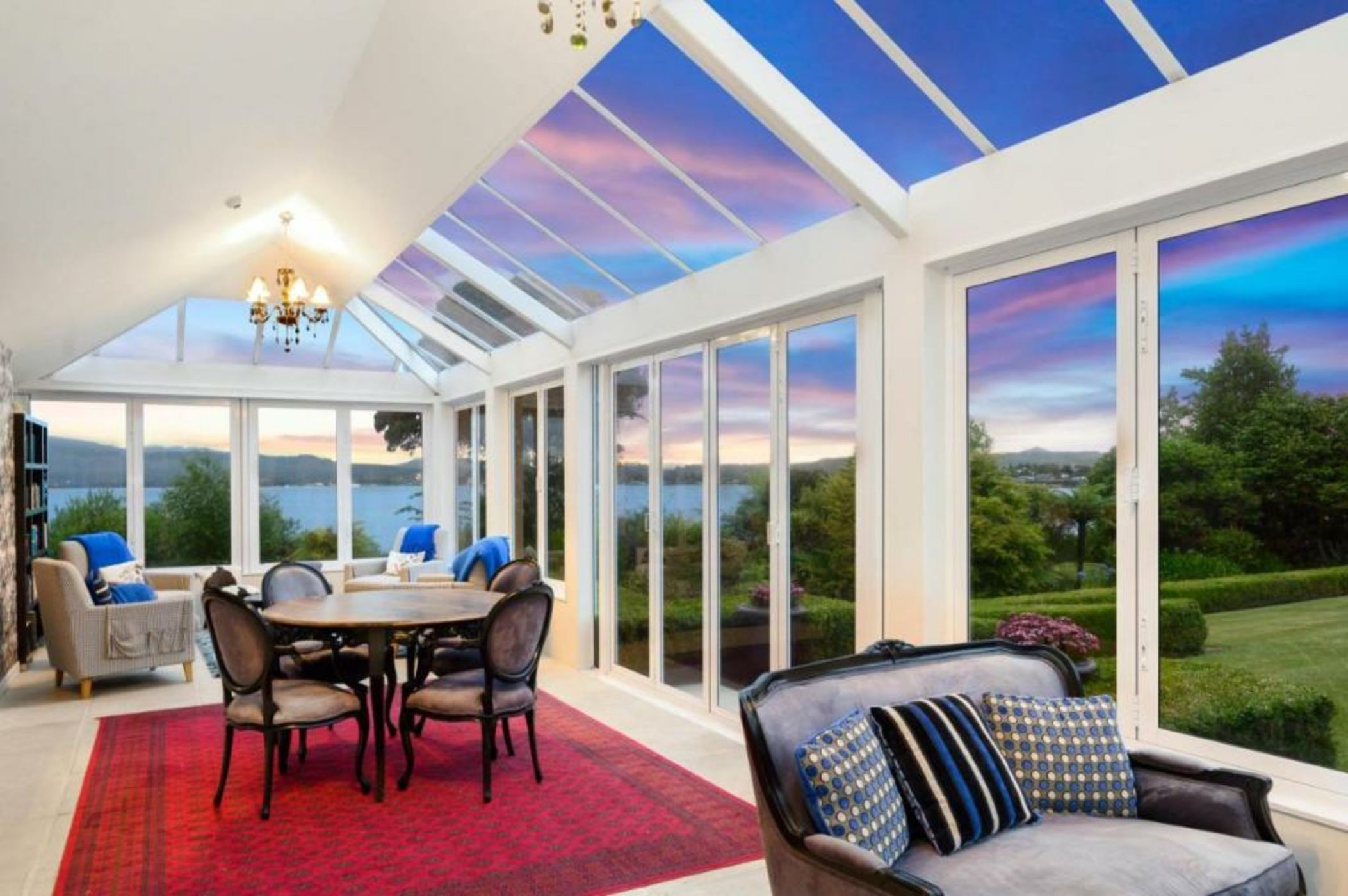 Black Swan Lakeside Boutique Hotel