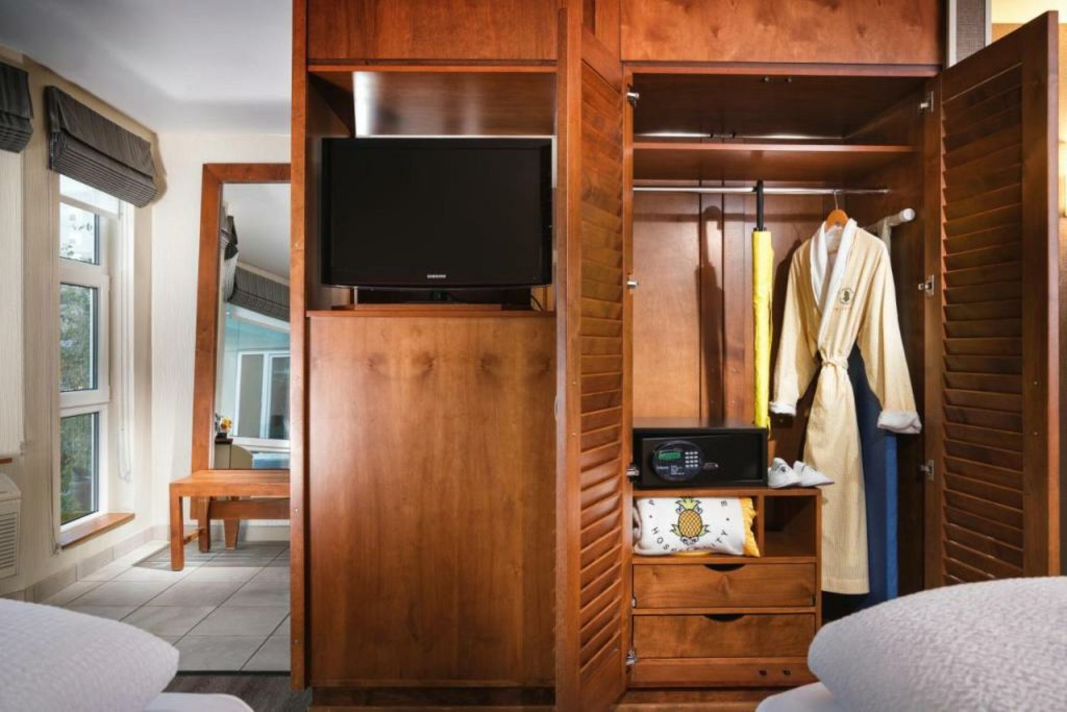 Staypineapple, Watertown Hotel, University District Seattle