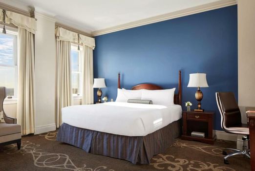 Fairmont Hotel Macdonald